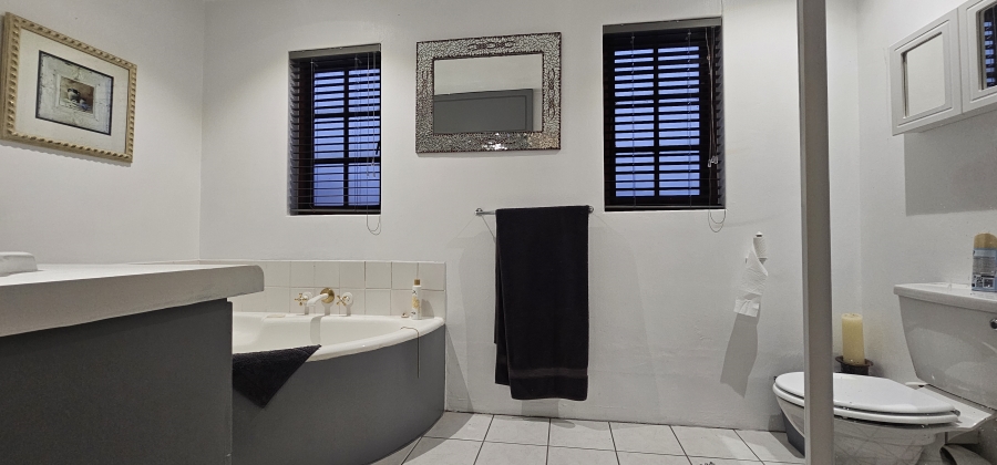 5 Bedroom Property for Sale in Myburgh Park Western Cape